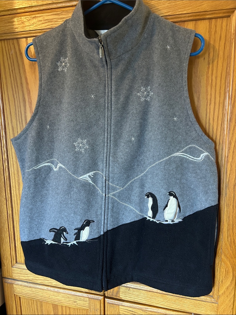 Vintage Northern Reflections Gray and Black Penguin Fleece Vest